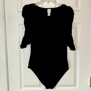 H&M Black Bodysuit w/2 bottom snaps - ruched decorative sleeves